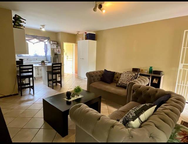 2 BEDROOM PROPERTY TO RENT IN FAERIE GLEN